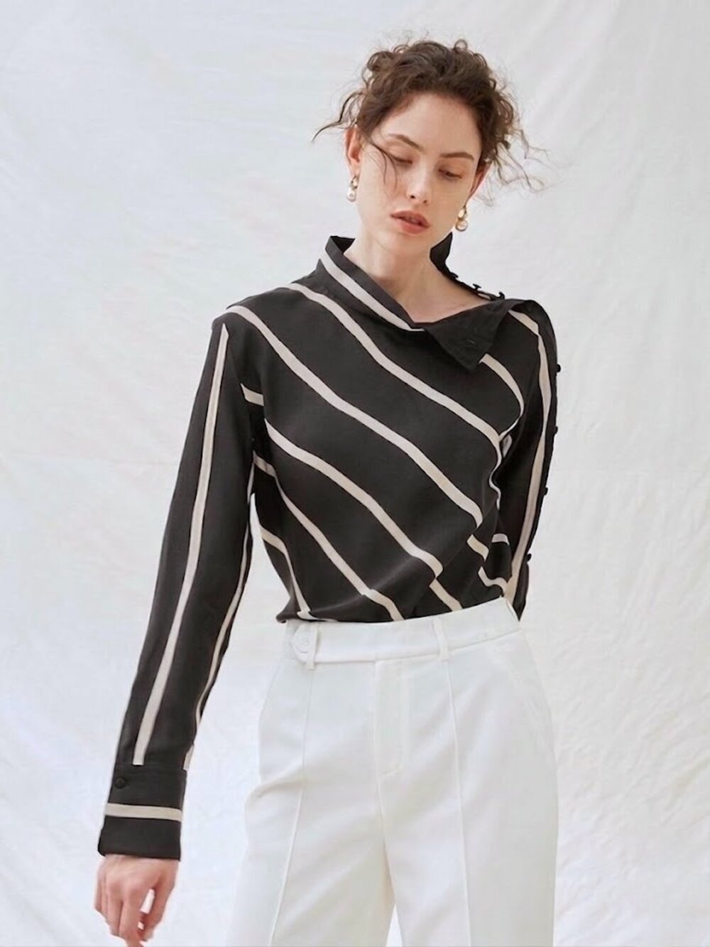 Who What Wear x Target Diagonal Stripe Mock Neck Blouse – Size Medium